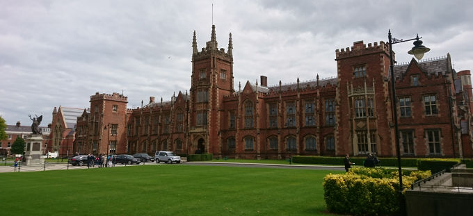 Universidad de Queens Belfast